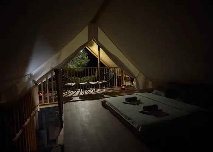 Luna Glamping De Luxe ラグジュアリーテント