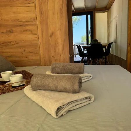 Luna Glamping De Luxe *