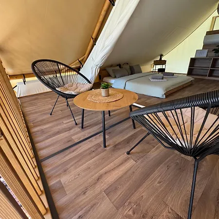 Luna Glamping De Luxe ラグジュアリーテント