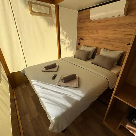 Luna Glamping De Luxe *