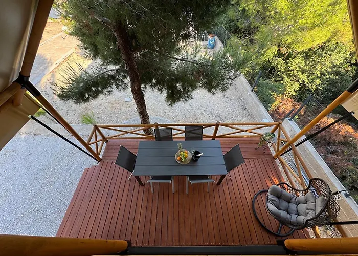 Luna Glamping De Luxe *