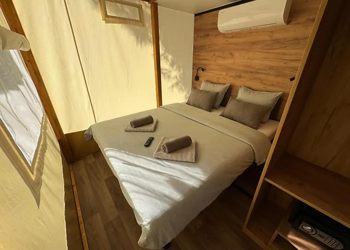 Luna Glamping De Luxe *